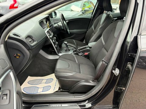 Volvo V40 T2 Momentum Nav Plus Winter Pack Blue #22