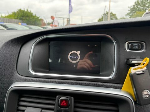 Volvo V40 T2 Momentum Nav Plus Winter Pack Blue #31