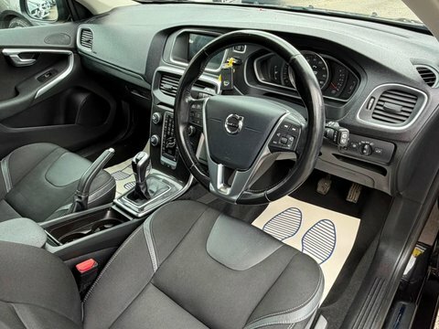 Volvo V40 T2 Momentum Nav Plus Winter Pack Blue #10
