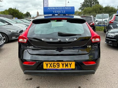 Volvo V40 T2 Momentum Nav Plus Winter Pack Blue #32