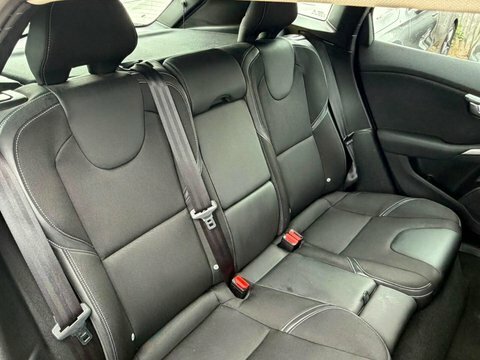 Volvo V40 T2 Momentum Nav Plus Winter Pack Blue #40
