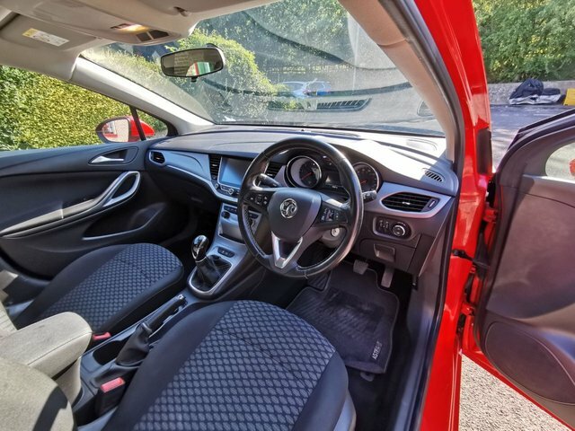 Vauxhall Astra Hatchback Black #7