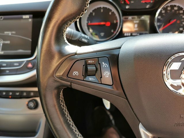 Vauxhall Astra Hatchback Black #47