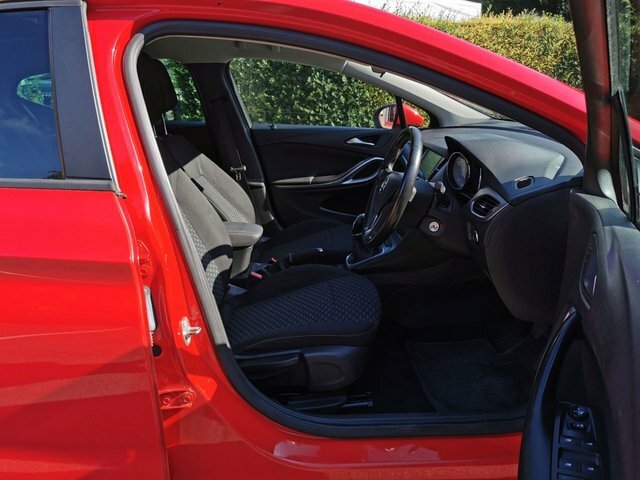 Vauxhall Astra Hatchback Black #10