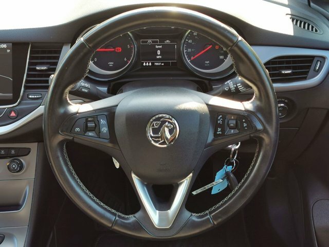 Vauxhall Astra Hatchback Black #40