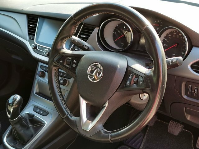 Vauxhall Astra Hatchback Black #9