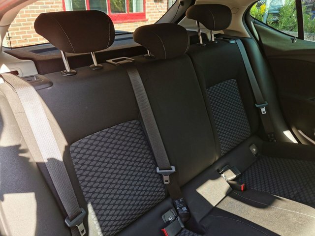 Vauxhall Astra Hatchback Black #32