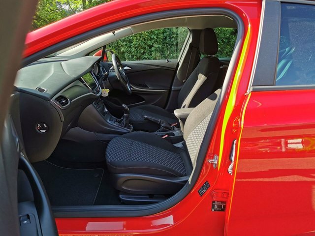 Vauxhall Astra Hatchback Black #16