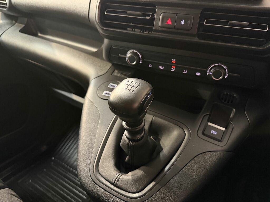 Toyota Proace City 1.5D 100 Active Van #15