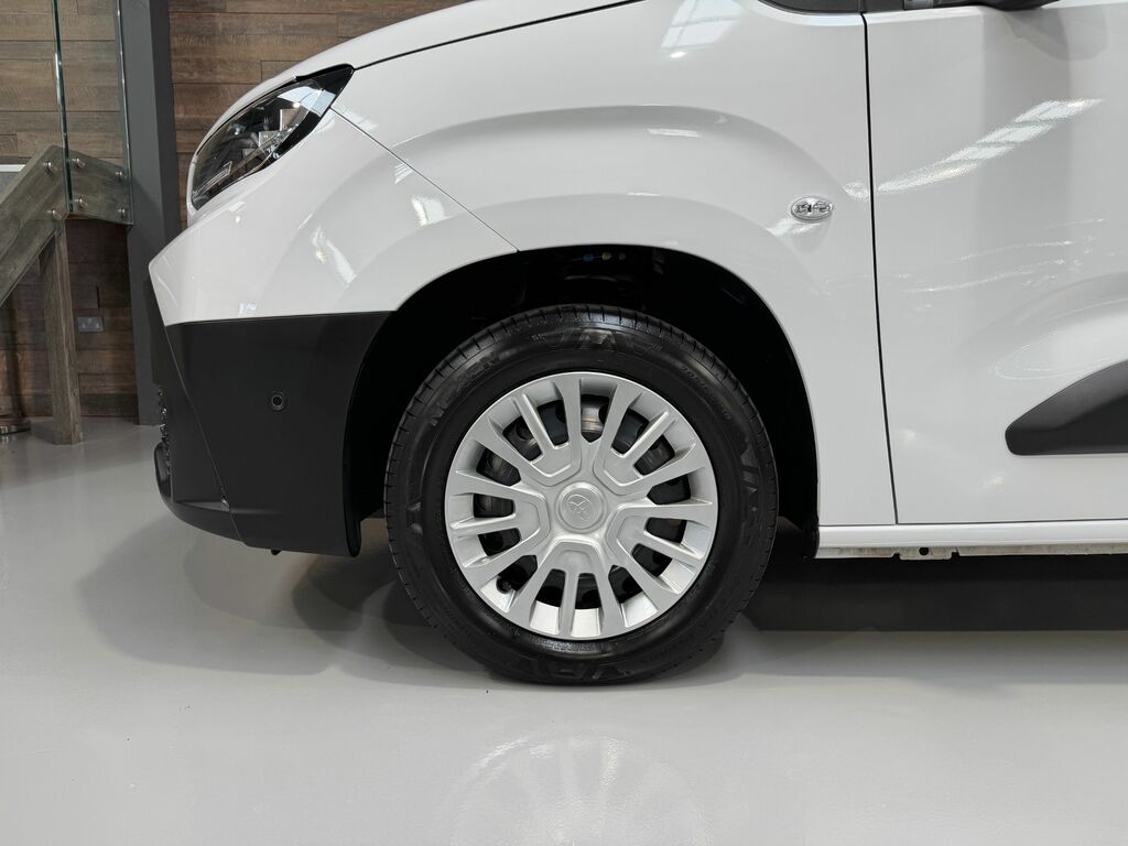 Toyota Proace City 1.5D 100 Active Van #23