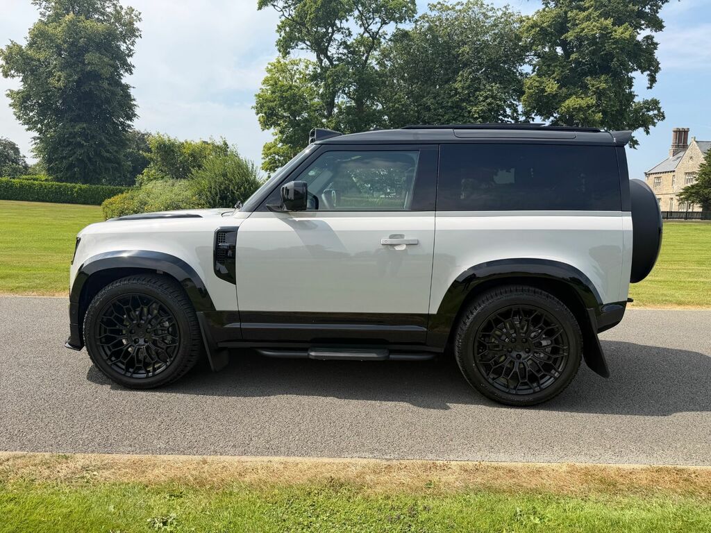 Land Rover Defender 90 D250 X-dynamic Hse - Black #33