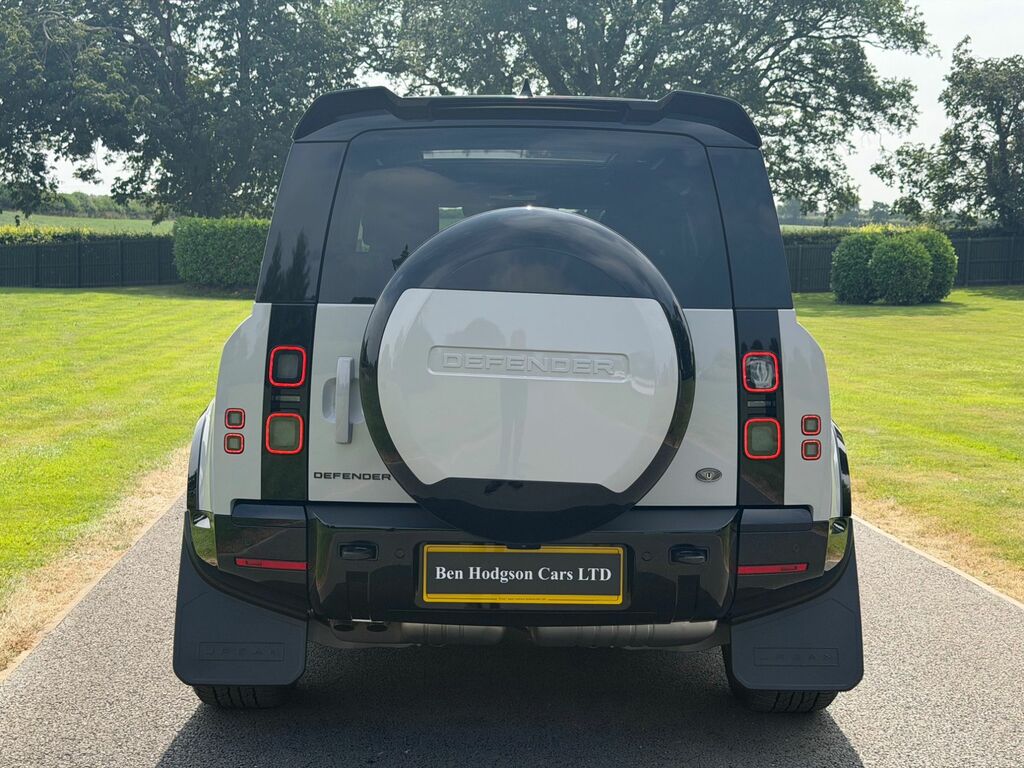 Land Rover Defender 90 D250 X-dynamic Hse - Black #24