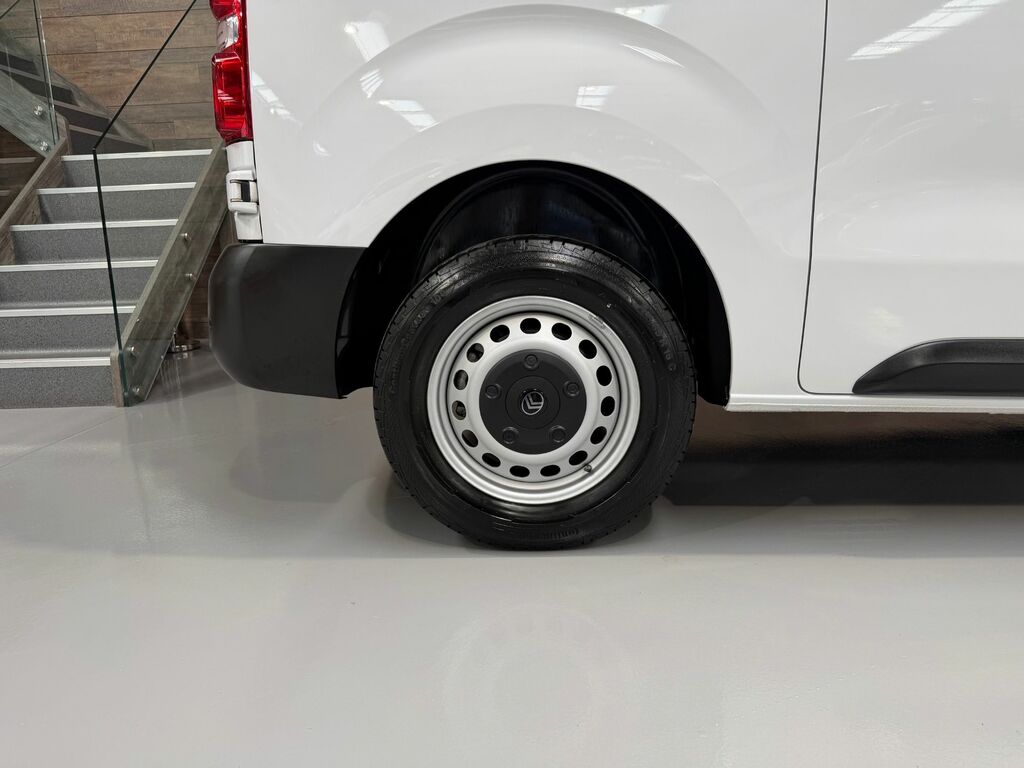 Citroen Dispatch 1.5 Bluehdi Driver XL Panel Van 6Dr White #25