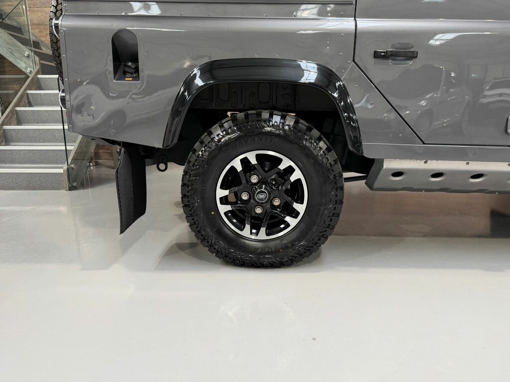 Land Rover Defender 110 110 Unknown U177 White #22