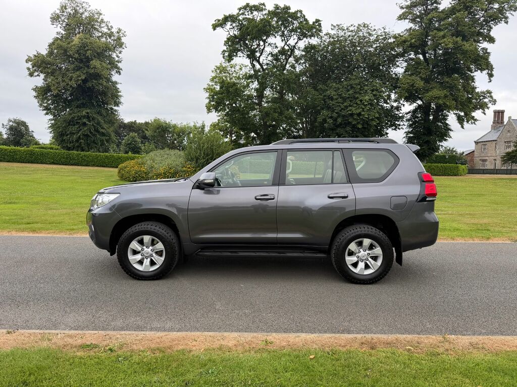 Toyota Land Cruiser 2.8D Active Navi Panel Grey #6