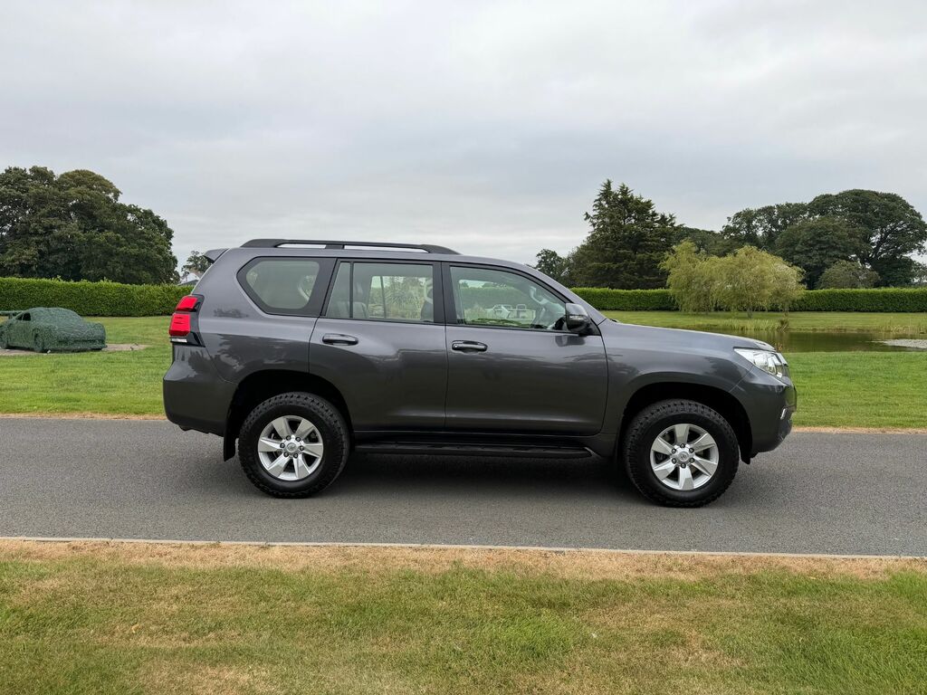Toyota Land Cruiser 2.8D Active Navi Panel Grey #5