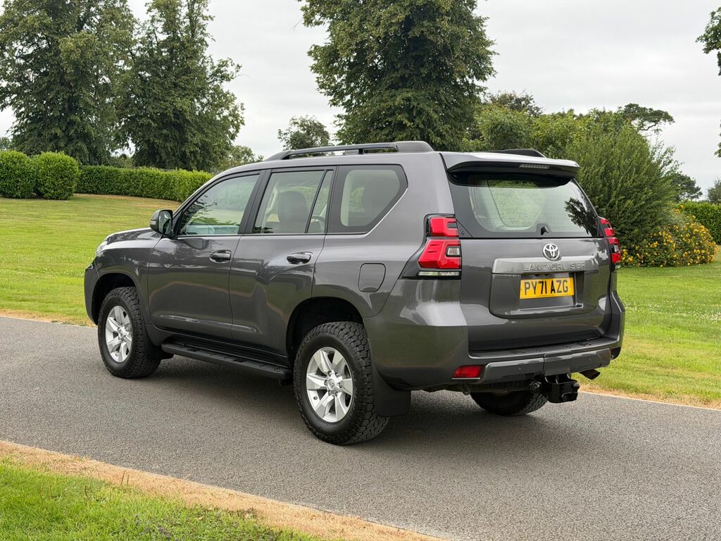 Toyota Land Cruiser 2.8D Active Navi Panel Grey #3