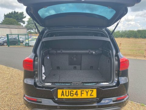 Volkswagen Tiguan 2.0 R Line Tdi Bluemotion Tech 4Motion Dsg 175 White #23