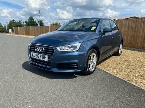 Audi A1 1.0 Tfsi Se AU66FHF Blue #2