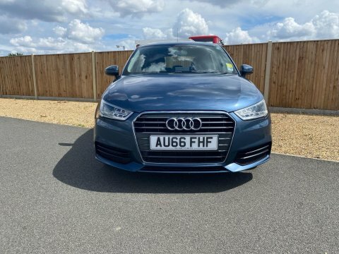 Audi A1 1.0 Tfsi Se AU66FHF Blue #3