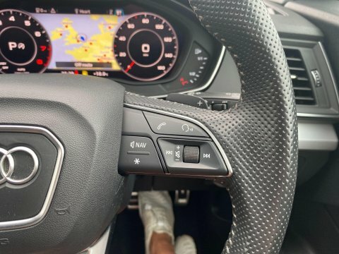 Audi Q5 Sport Black #26