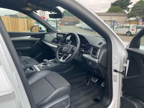 Audi Q5 Sport Black #9