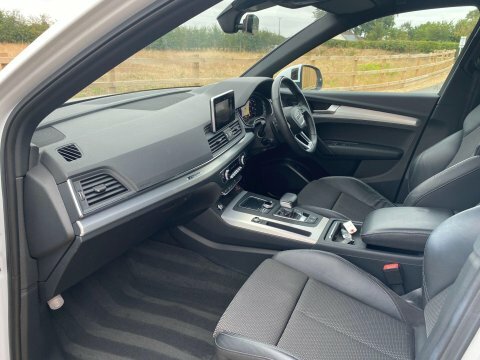 Audi Q5 Sport Black #12