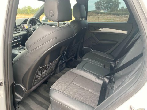 Audi Q5 Sport Black #13