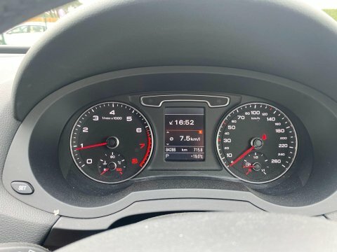 Audi Q3 1.4 Q3 S Black #24