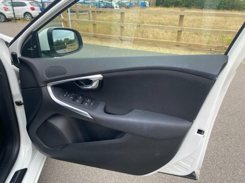 Volvo V40 2.0 D3 Silver #10