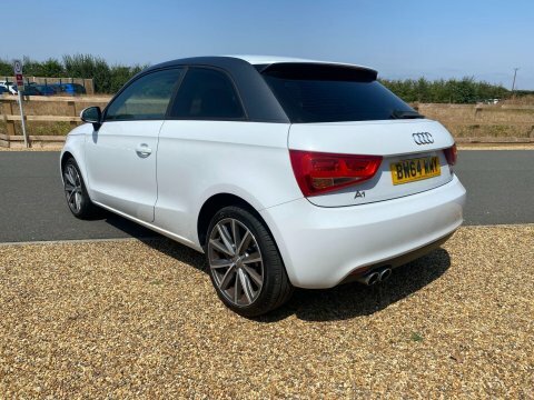 Audi A1 2014 1.4 Tfsi Cod Black Edition Sportback Petr White #5
