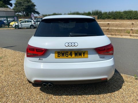Audi A1 2014 1.4 Tfsi Cod Black Edition Sportback Petr White #7