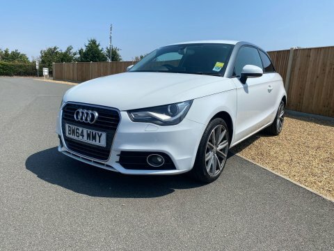 Audi A1 2014 1.4 Tfsi Cod Black Edition Sportback Petr White #2