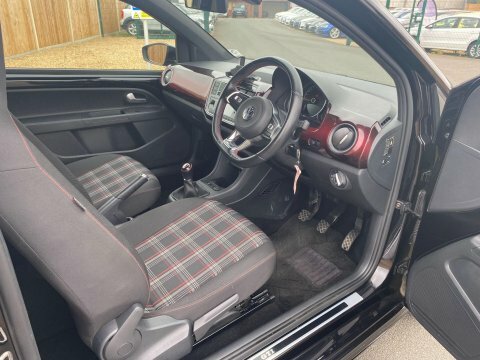 Volkswagen Up 1.0 Move Up Red #9