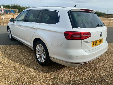 Volkswagen Passat 2.0 Tdi Bluemotion White #5