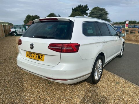Volkswagen Passat 2.0 Tdi Bluemotion White #6