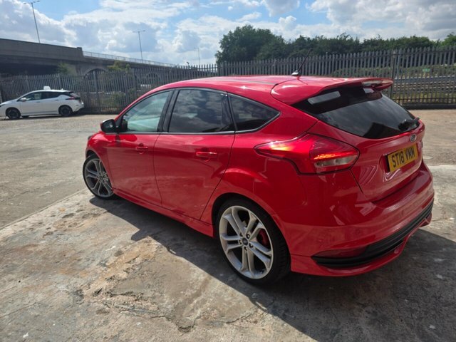Ford Focus 2.0 Tdci St-3 Hatchback Euro 6 Red #5