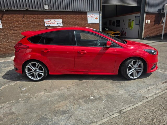 Ford Focus 2.0 Tdci St-3 Hatchback Euro 6 Red #2