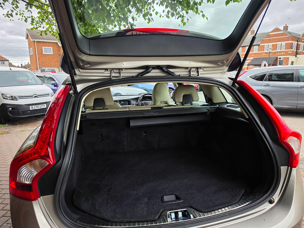Volvo V60 2.0 D4 Business Edition Euro 6 Ss Gold #18