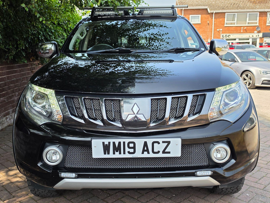 Mitsubishi L200 2.4 Di-d Dc Barbarian 4Wd Euro 6 Black #2