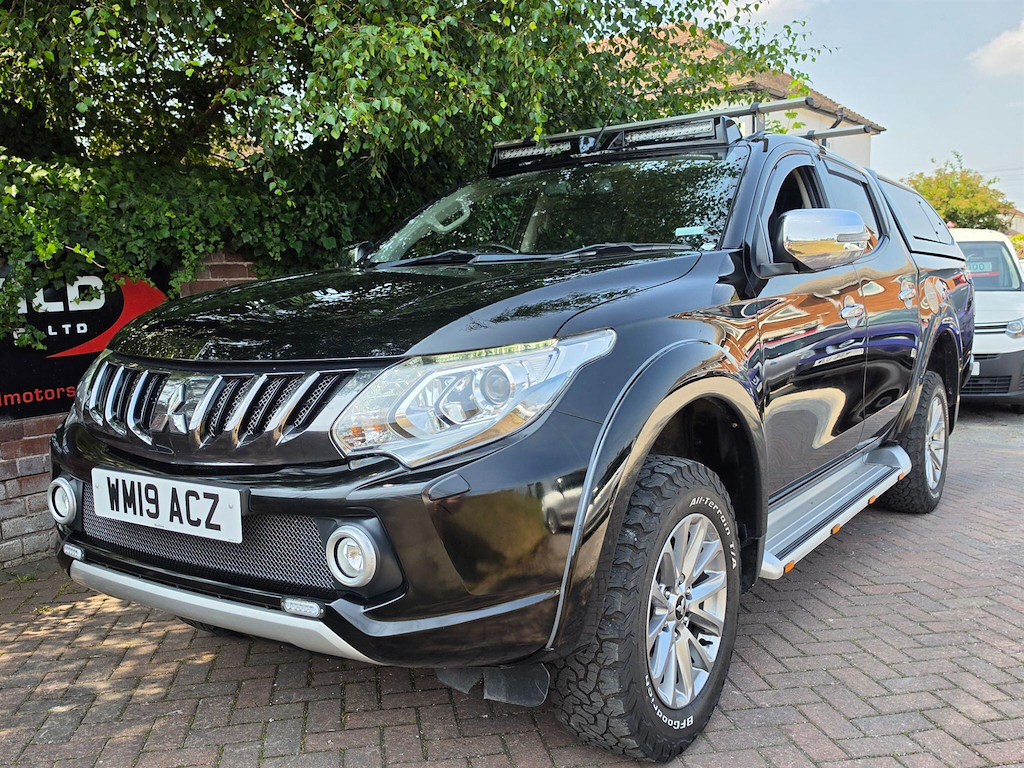 Mitsubishi L200 2.4 Di-d Dc Barbarian 4Wd Euro 6 Black #3