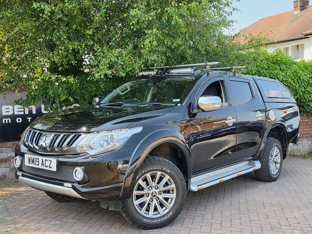 Mitsubishi L200 2.4 Di-d Dc Barbarian 4Wd Euro 6 Black