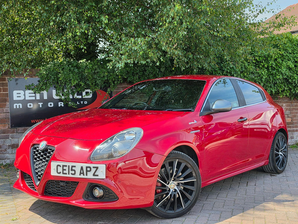 Alfa Romeo Giulietta 2.0 Jtdm-2 Qv Line Tct Euro 5 Ss Red