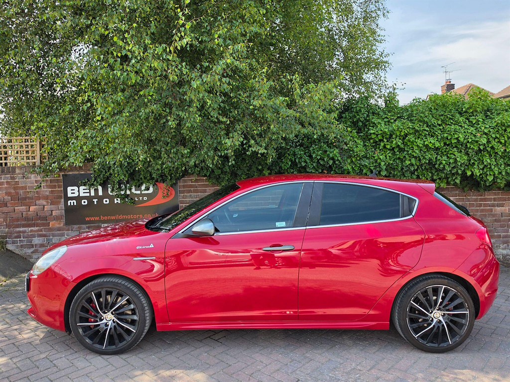 Alfa Romeo Giulietta 2.0 Jtdm-2 Qv Line Tct Euro 5 Ss Red #4