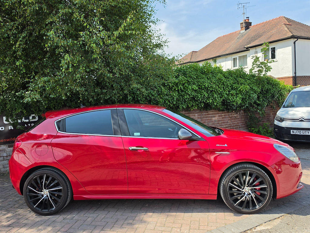 Alfa Romeo Giulietta Black #10