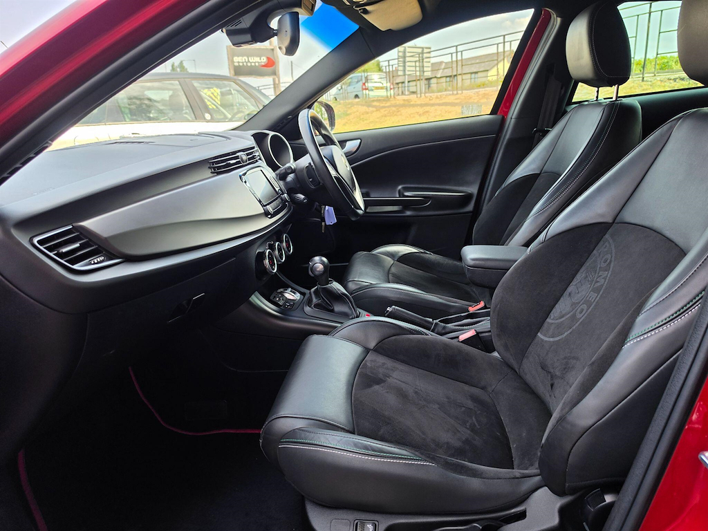 Alfa Romeo Giulietta Black #19