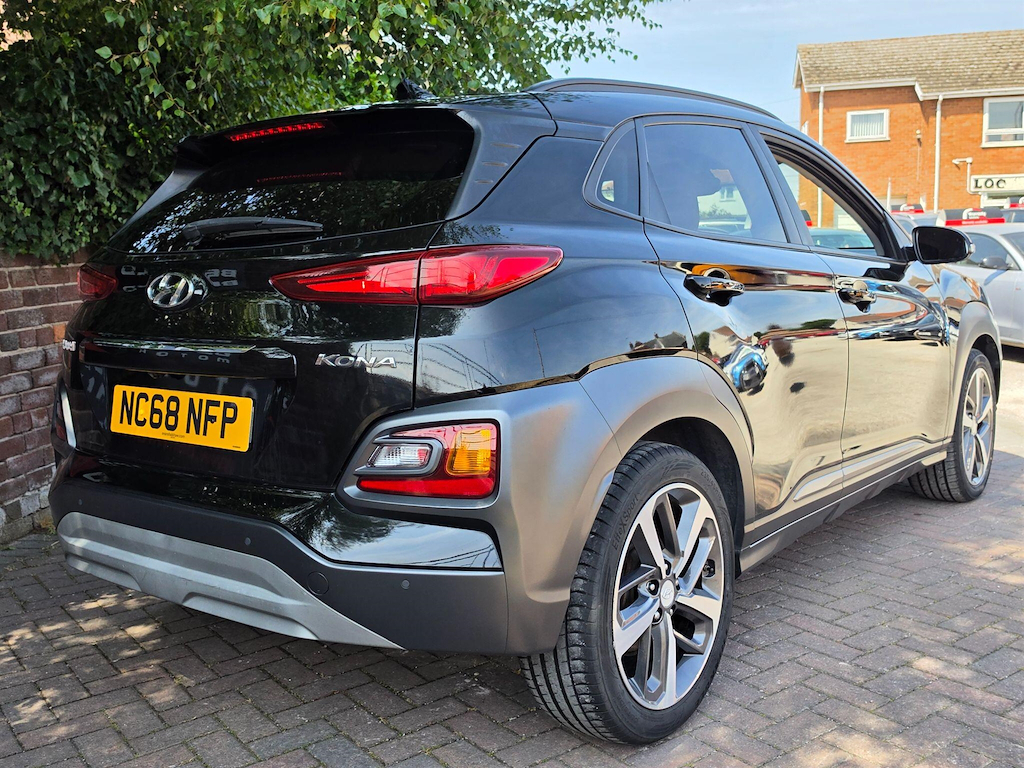 Hyundai Kona Red #17