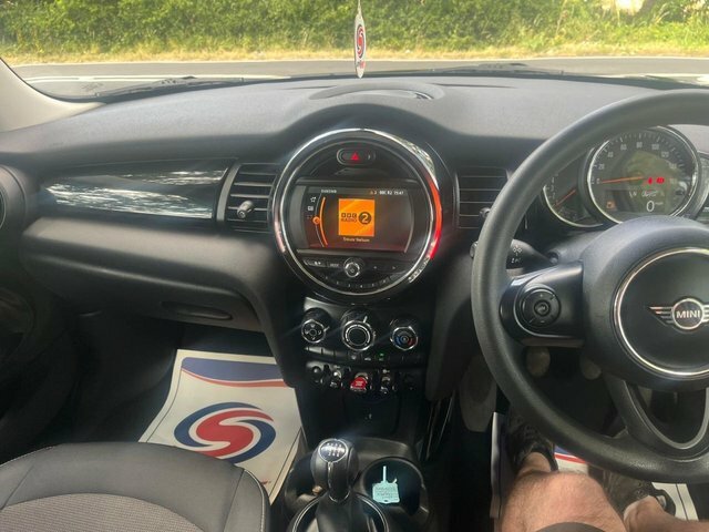 Mini Hatch 1.5 Cooper Classic Hatchback Eur Black #2