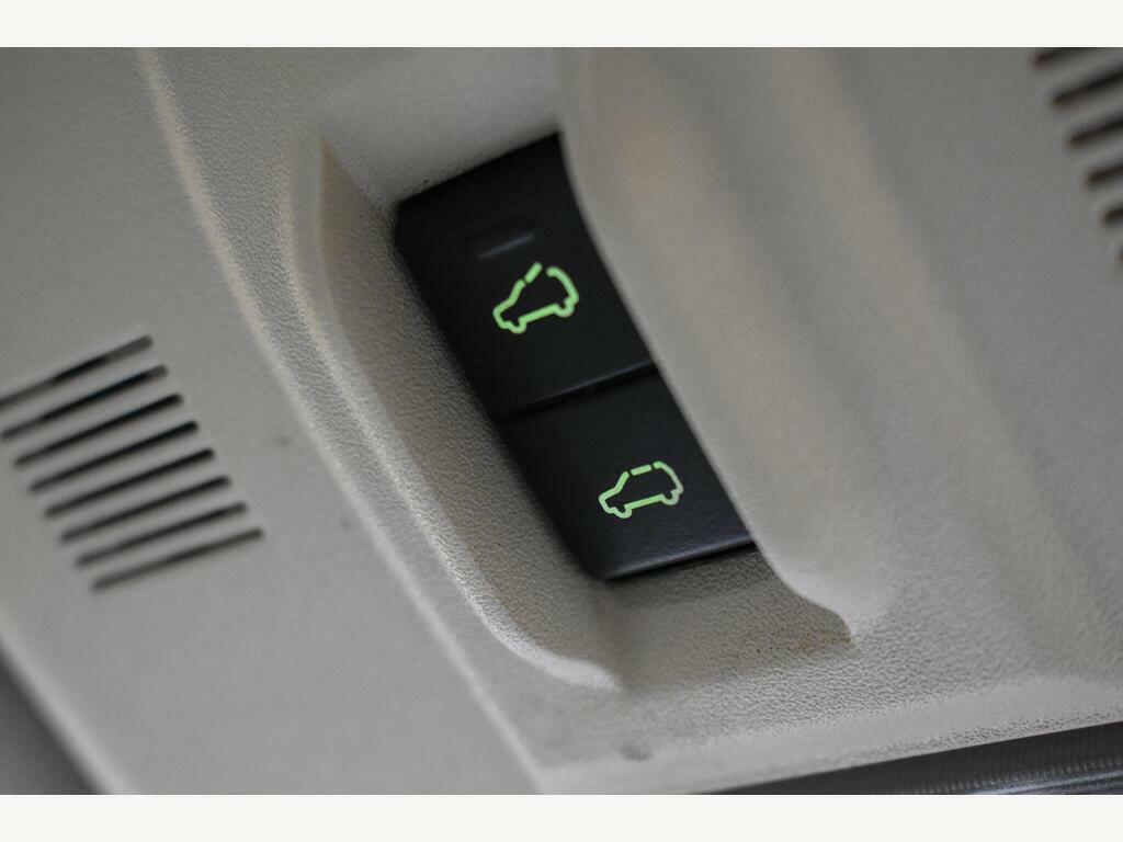 Land Rover Discovery 4 Suv Red #28