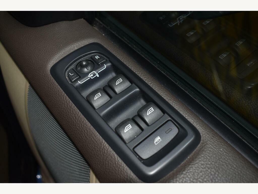 Land Rover Discovery 4 Suv Red #29